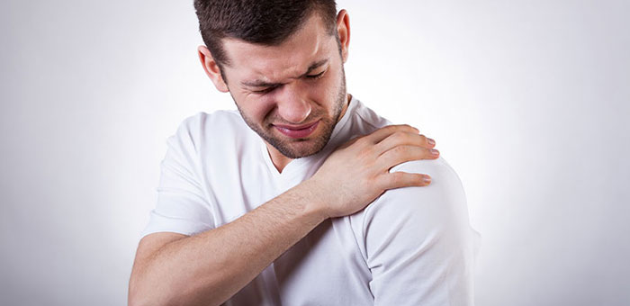 Man suffering from frozen shoulder before visiting San Ramon chiropractor